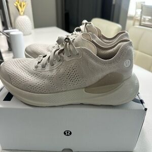 lululemon athletica Women's Beige Merino Wool Beyondfeel Run Athletic Shoes